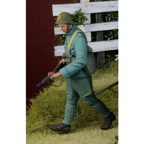 1/35 Dutch Infantryman Walking 1, Holland 1940