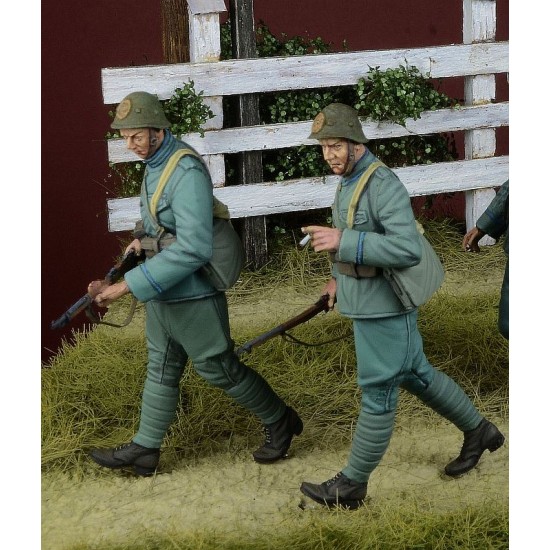 1/35 Dutch Infantry Walking, Holland 1940