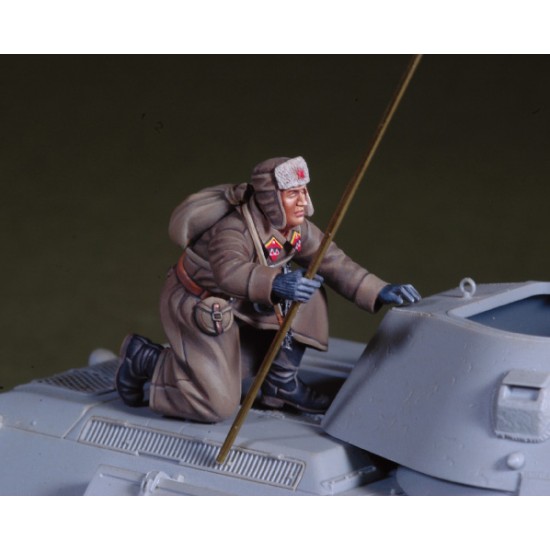 1/35 WWII Russian Tank Rider in Winter #2