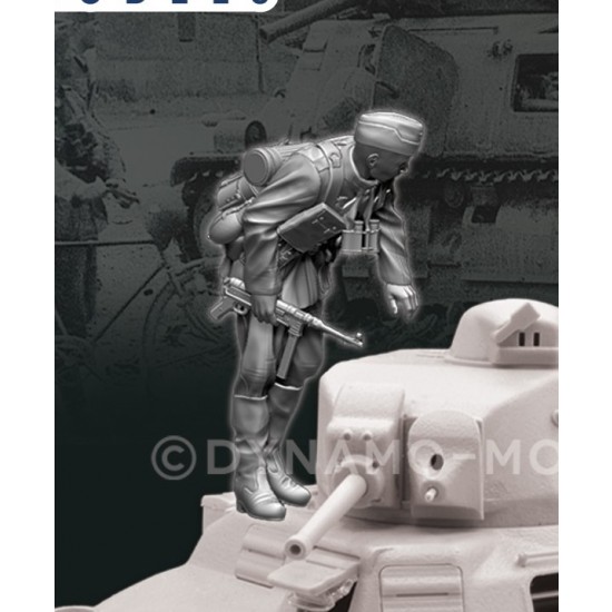 1/48 40' German Infantry Inspecting a Tank Ver.2