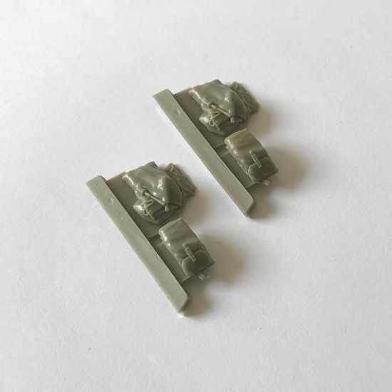 1/35 German Grenade Bags (2 Variants Open-Closed, 4pcs)
