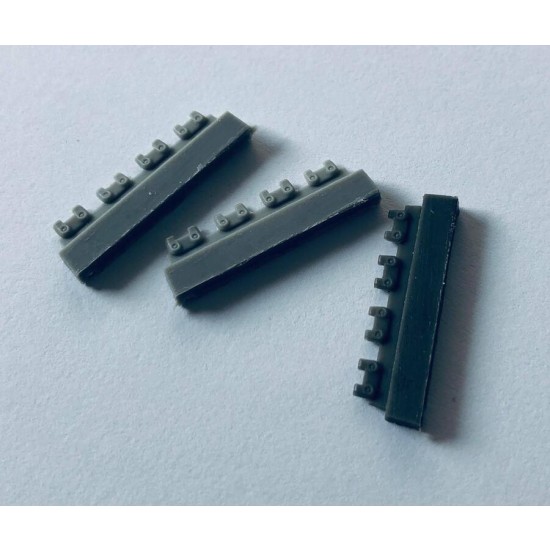 1/35 PzKpfw III J-L Large Half Hinges for Dragon kits (12pcs)