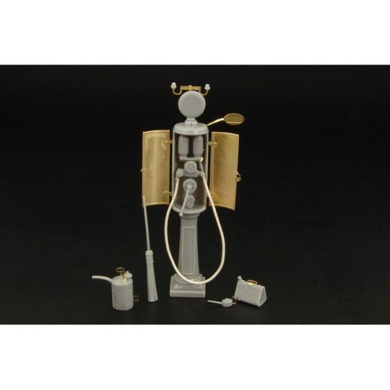1/48 Fuel Station Benzin Pumpe
