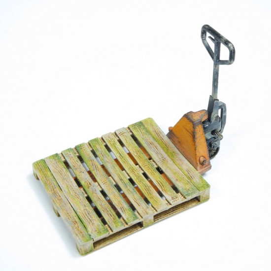 1/35 Transpallet with Wooden Pallet