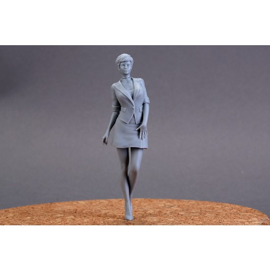 1/24 Show Girls with Short Hair (1 Resin Figure)