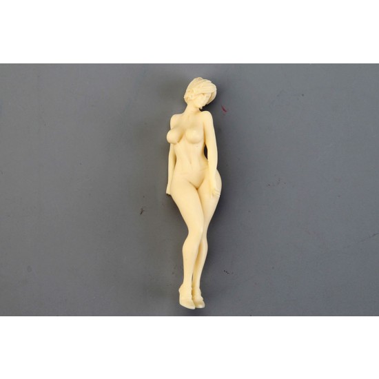 1/24 Pretty Lady (M)