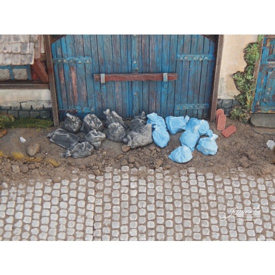 1/32, 1/35 Garbage Bags (10x Black & 10x Blue)