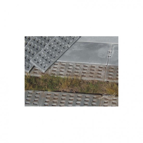 1/32, 1/35 Concrete Roadway Panels (0.60 x 3.20 x 9.50 cm, 26x)