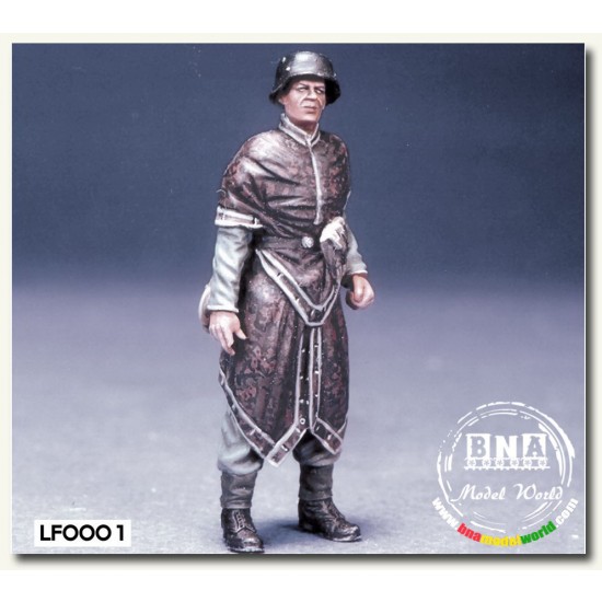 1/35 WWII German Infantry Poncho Clad 