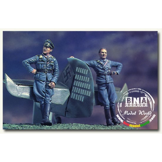 1/35 German Aces with Messerschmitt Bf 109 Tail and Base Vignette (2 Figures)