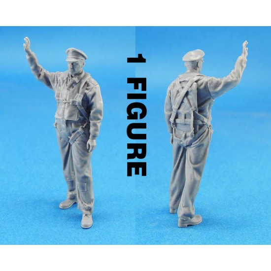 1/32 WWII US Bomber Pilot on the Ground