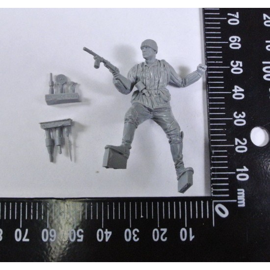 1/35 Soviet Red Navy North Fleet 181st Scout Troop Commander 1942
