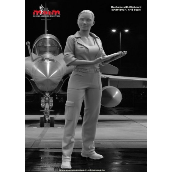 1/48 Mechanic with Clipboard