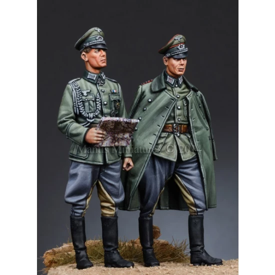 1/35 WWII Wehrmacht Officers (2 figures)