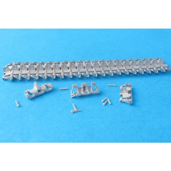 1/35 PzKpfw.III, Pz.Kpfw.IV Solid Horned "V" type 1943-45 w/ perforation Metal Tracks (230 links, 460 pins)