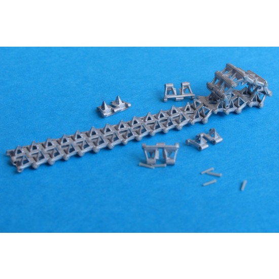 1/35 Metal Tracks for T-37/T-38/T-20 Komsomolets (200 links, 400 pins)