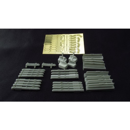 1/48 AGM-114 Hellfire (8 long & 8 short rockets)