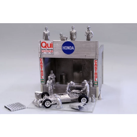 1/43 Pit Scene Set