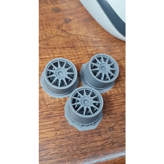 1/24 Speedline Corse Turini 18'' 11/4 (4pcs)