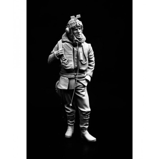 120mm RAF Spitfire Pilot (1 figure)