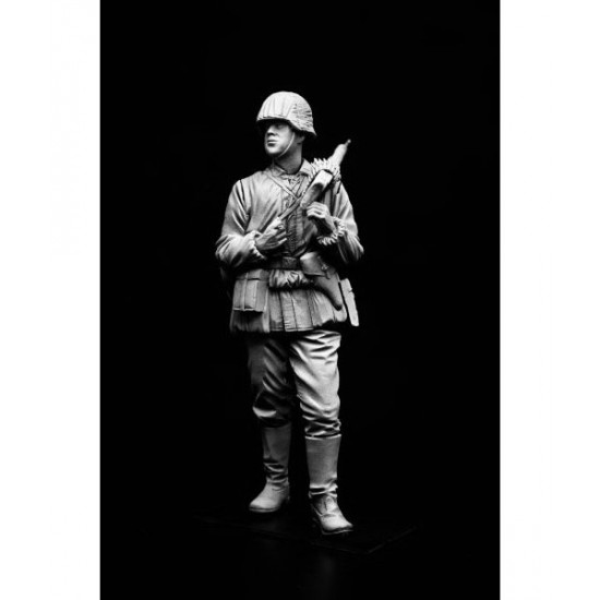 120mm SS MG34 Gunner (1 figure)