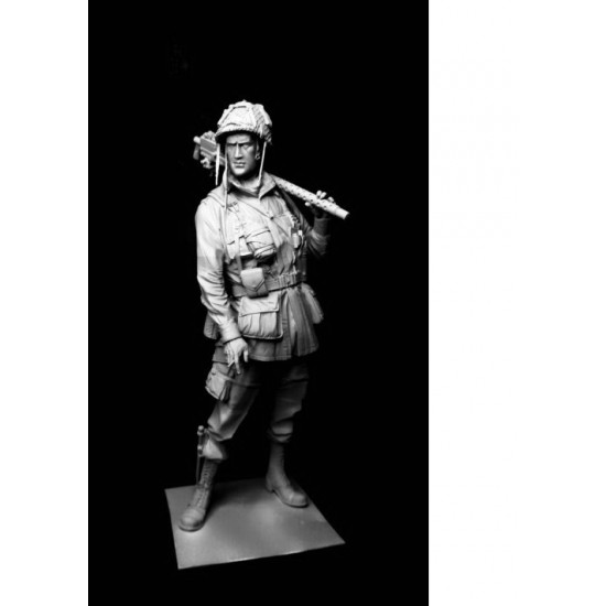 200mm WWII US Airborne with 30cal (1 figure)