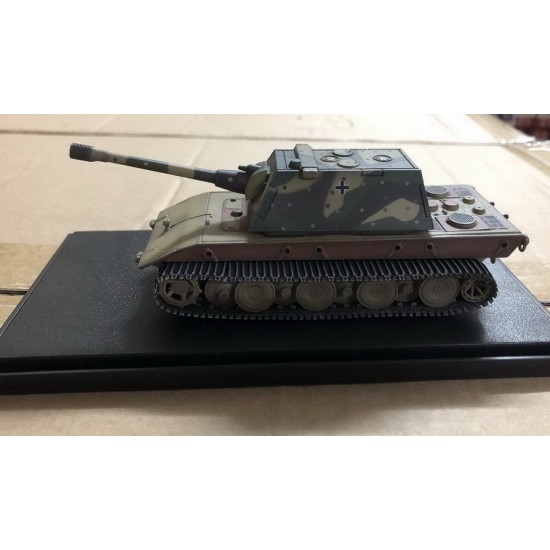 1/72 WWII German E-100 Heavy Tank w/Krupp Turret 1946