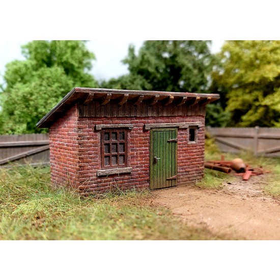 N Scale 1/160 Brick Shed (laser-cut cardboard and wood kit)