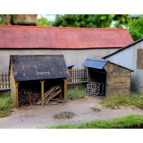 HO Scale 2 Wooden Sheds
