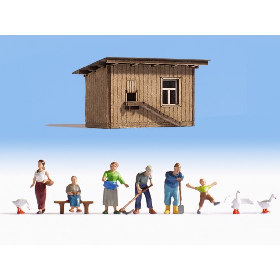 HO Scale On the Farm (building & figures)