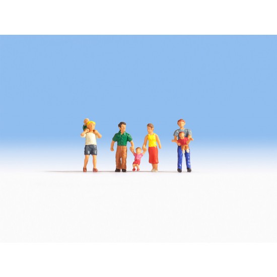 HO Scale Parents & Children (7 figures)