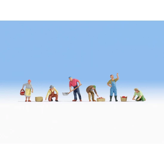 HO Scale Harvesters (6 figures & accessories)