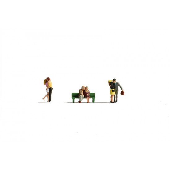 N Scale Kissing Lovers with Bench Assembled and Painted Miniatures