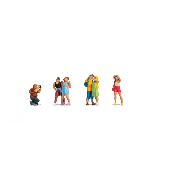 TT 1/120 Tourists (6 assembled and painted figures)