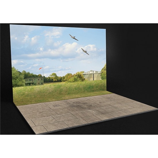 1/32 Airfield Tarmac Sheet: Battle of Britain Airfield Set (Grass Wall) (Size: 593x400mm)