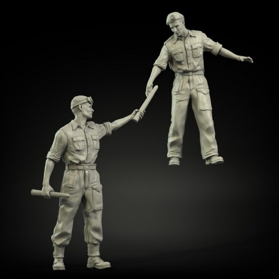 1/35 British RAC North Africa Loading 2pdr Ammo Soldiers set (2 figures)