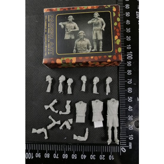 1/35 British RAC in North Africa Early Tank Crew (3 figures)