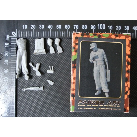 1/35 Waffen-SS Tanker Carrying Fuel Canister