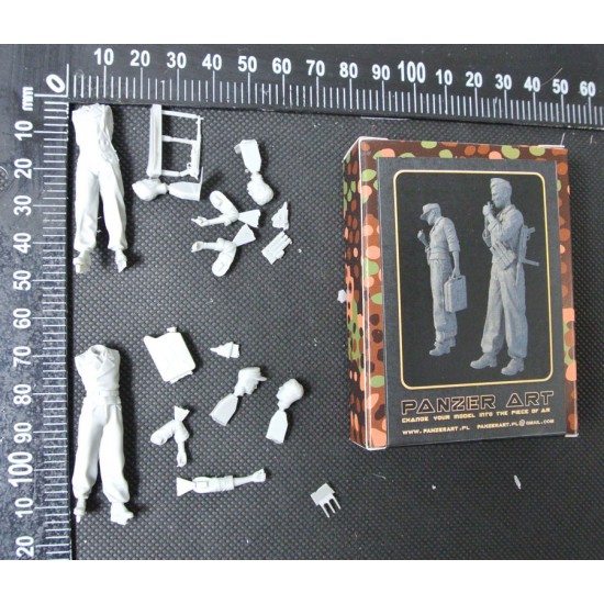 1/35 Waffen-SS Tankers Set (2 figures)