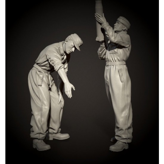 1/35 Waffen-SS Tanker Loading Ammo Set (2 figures)