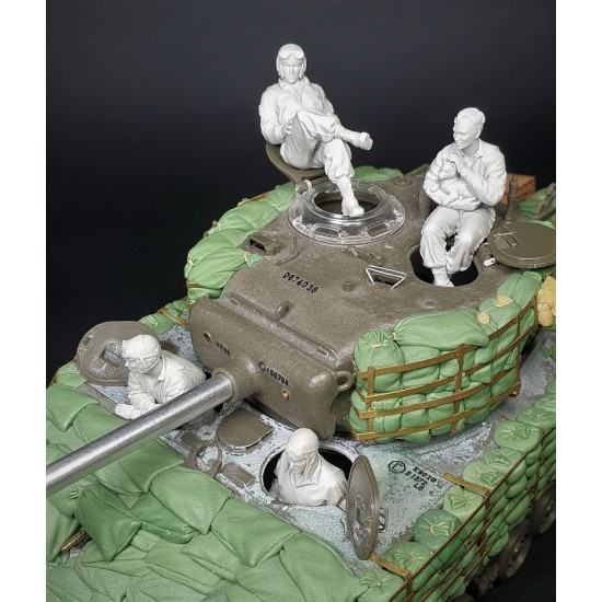 1/35 Sherman Tank Crew "Easy Rider"