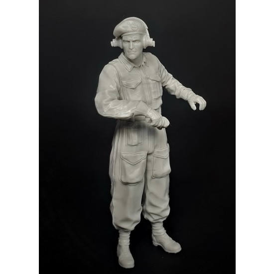 1/35 British Tank Commander Coverall 