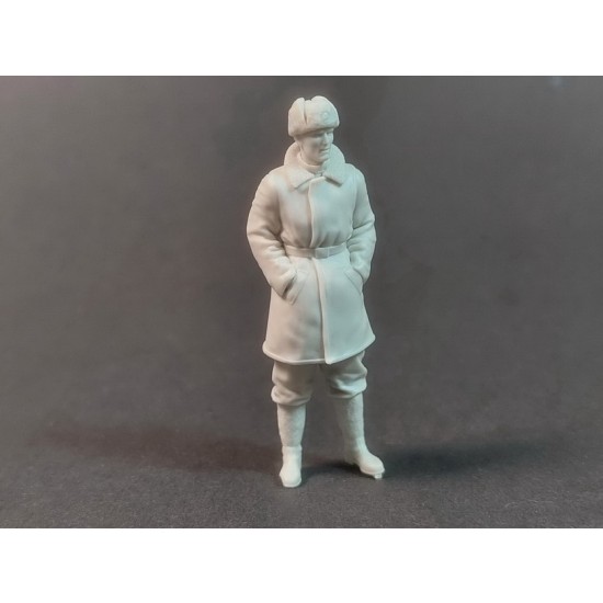 1/35 German Tank Officer in Winter Coat No.1
