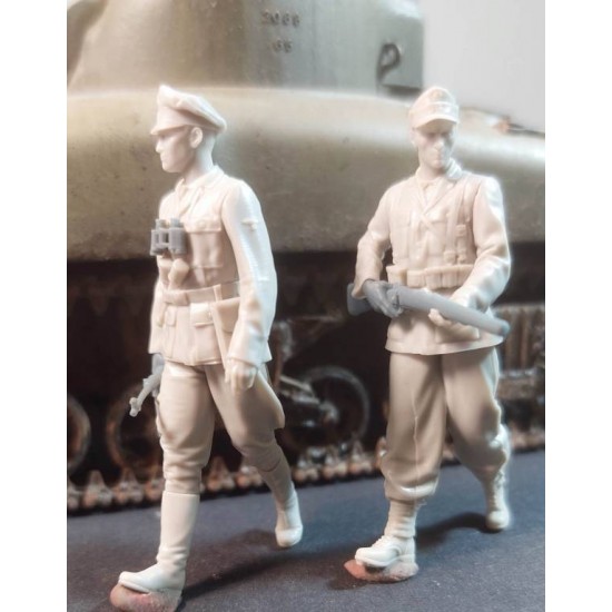 1/35 Waffen-SS Walking Set (2 figures)