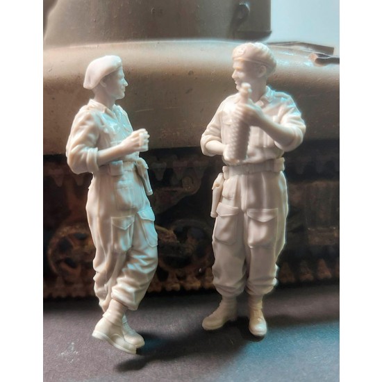 1/35 British Tankers in Normandy set (2 figures)