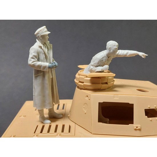 1/35 DAK Pz.Lll/IV Turret Set (2 figures)