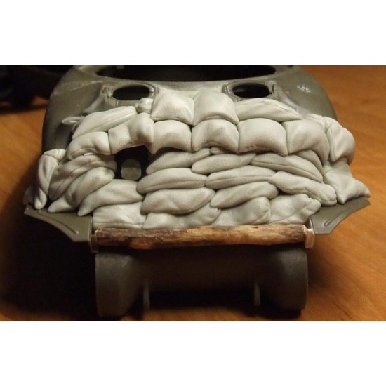 1/35 Sand Armour for WWII M4A1 Sherman Tanks (Early hull)