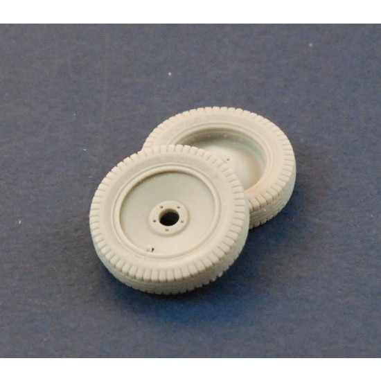 1/35 WWII Spare Wheels (2pcs) for SdKfz.10 & SdKfz.250 (Commercial Pattern)