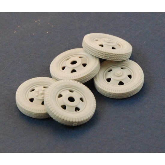 1/35 WWII Soviet Road Wheels (10pcs) for GAZ-AAA (Jaroslavskij Zavod)