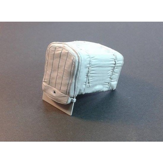 1/35 Soviet ZiS -5 Engine Deck with Canvas Cover for Zvezda kit